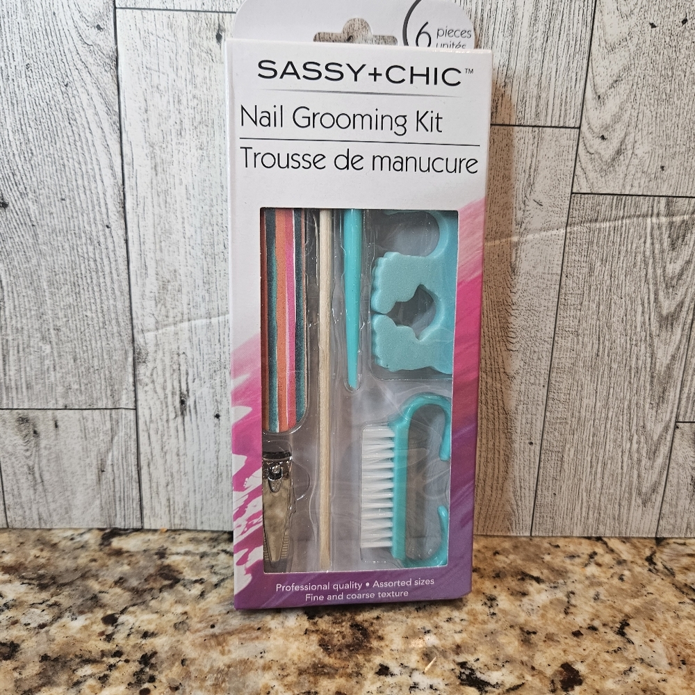 Sassy + Chic Nail Grooming Kit 6 Piece Professional Quality Assorted Sizes NEW